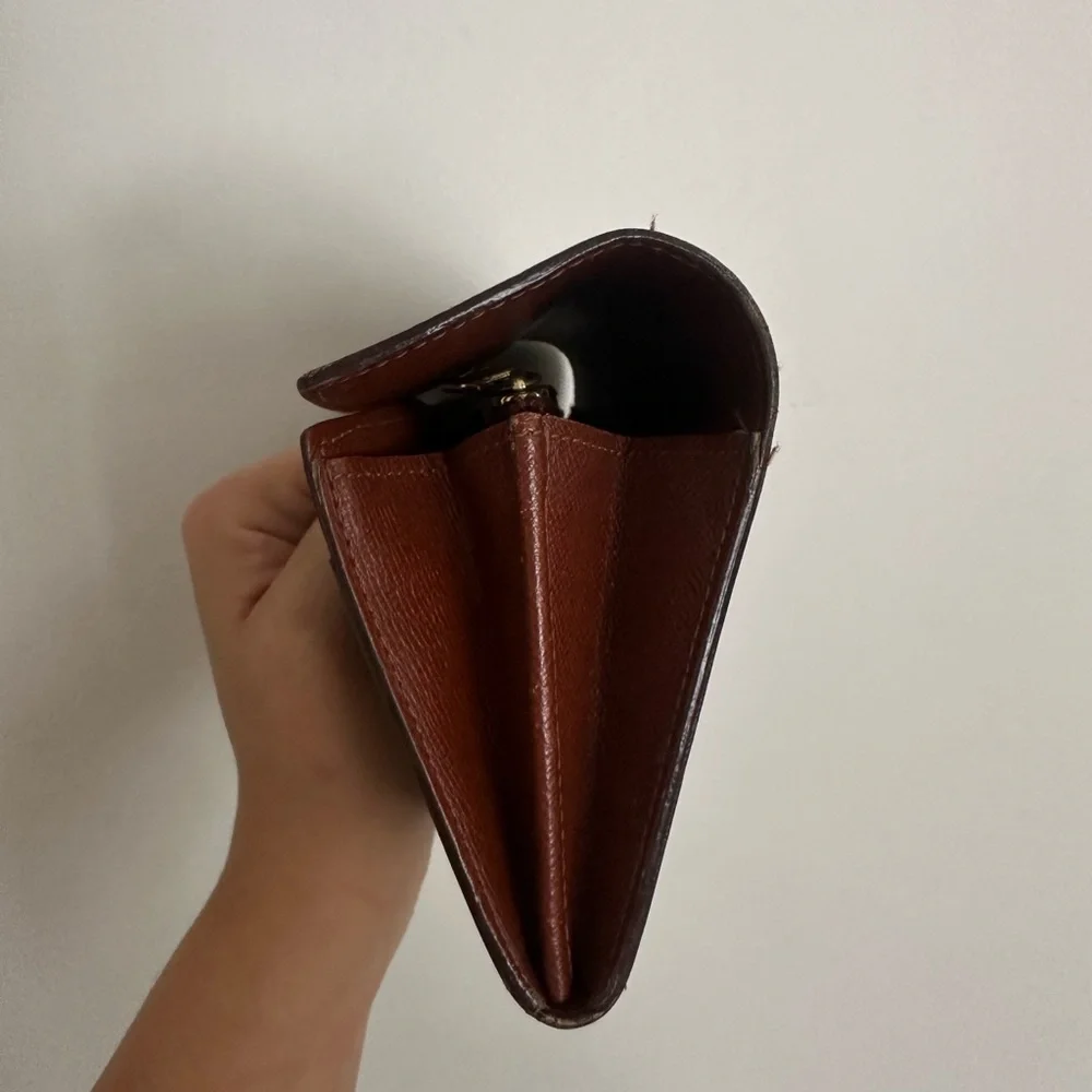 Louis Vuitton Sarah Wallet Monogram Canvas – EUC